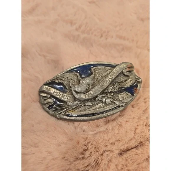 I'M PROUD TO BE AN AMERICAN BELT BUCKLE NEW Eagle Red White and Blue‎ 3.5