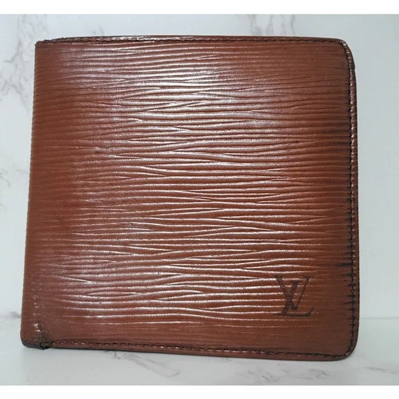 LOUIS VUITTON Vintage Marco Epi Brown Leather Unisex Bifold Wallet