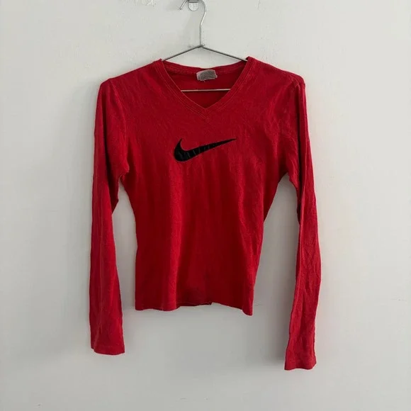 Nike Vintage Red Long Sleeve V-Neck Swoosh T-Shirt Womens Medium