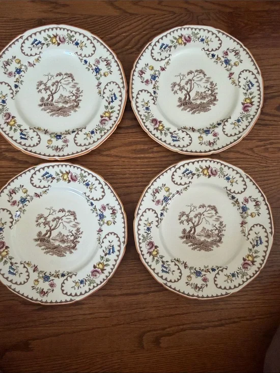 Royal Doulton The Beaufort dinner plates - set of 4 - VINTAGE