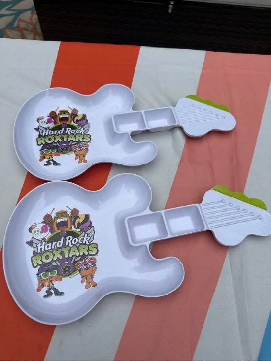 Kids Hard Rock CafeRoxtars Guitar Plate Set of 2