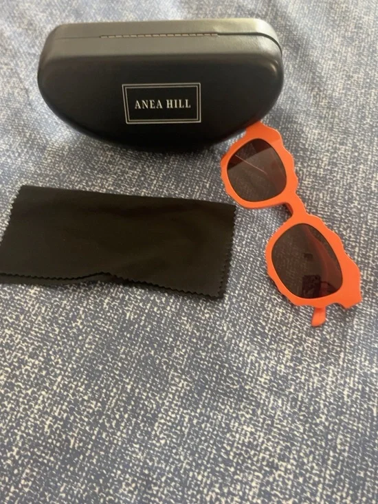 ANEA HILL Sierra Orange Scalloped Sunglasses 49-22-145 w/ Case