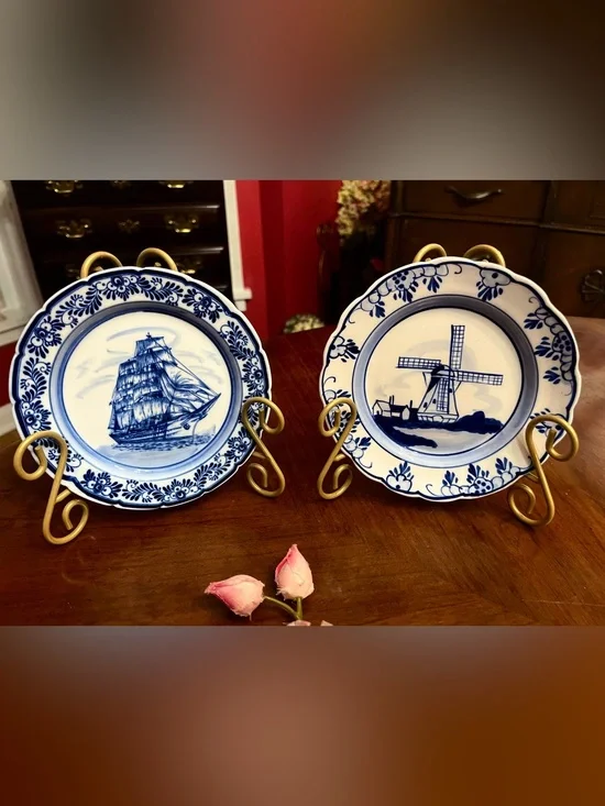 2 VTG Delft Blue Hand Painted Wall Plates Scalloped 5.5