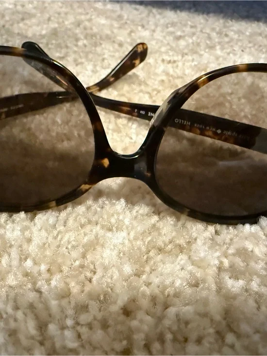 Tortoiseshell Round Women's Kate spade Sunglasses - Brand Unknown