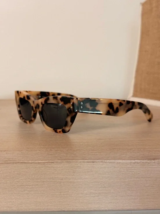 bec + bridge Tortoiseshell Sunglasses - Brown Black Pattern