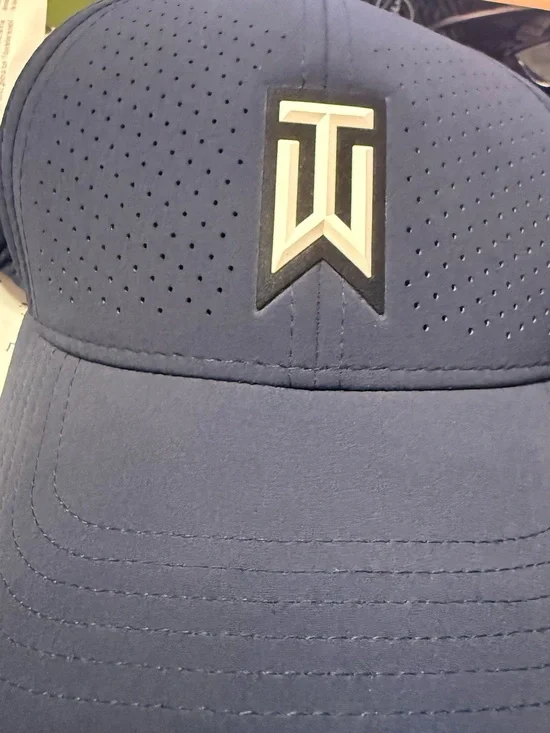 Nike Men's Perforated Navy Blue Performance Cap with Logo like new