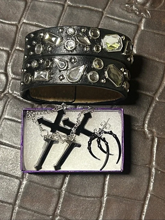 Black Leather Wrap Bracelet with Clear Gem Accents and earrings
