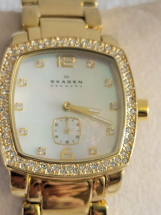 Skagen Denmark MOP Dial Swarovski Crystal Watch ($189 Original)