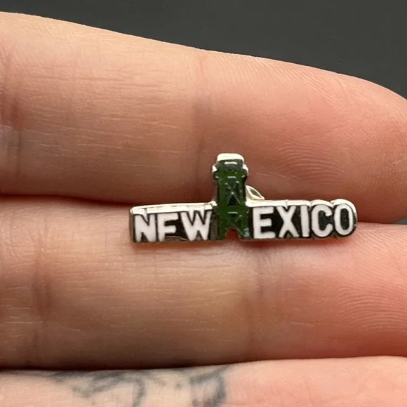 New Mexico Oil‎ Rig United States Of America Lapel Hat Pin