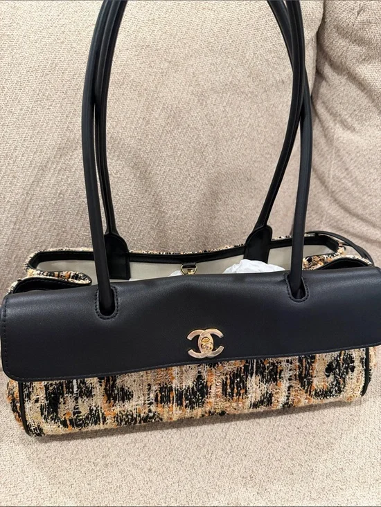 Chanel Small shopping bag