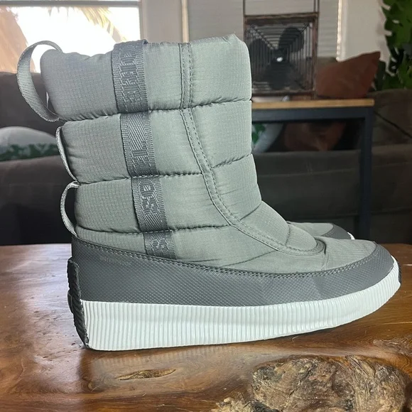 Sorel Out ‘N About Puffy Mid Waterproof Snow Boots Women’s 9.5
