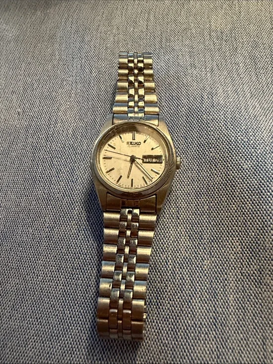 Vintage ladies Seiko watch needs battery