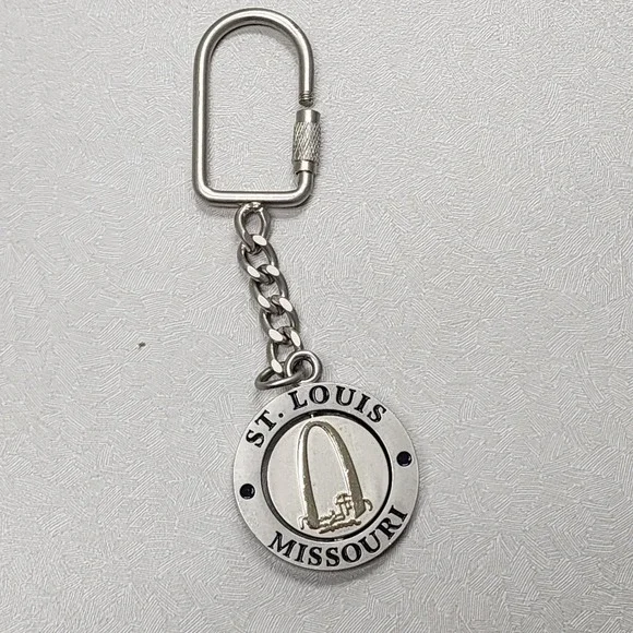 Vintage St. Louis Arch Missouri Spinning Keychain Center Collectible Silver Gold