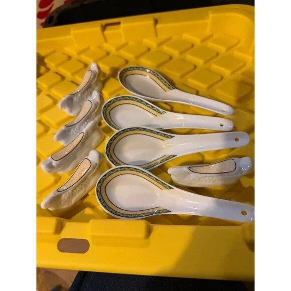Lot of 9 - 4 Jingdezhen Porcelain Chinese Soup Spoons + 5 Duck Chopstick Rests