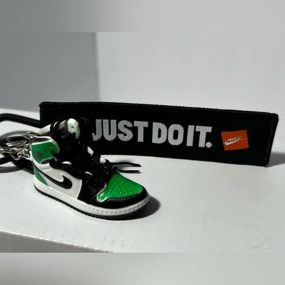 3D mini sneaker shoe keychain charm‎ Black and Green novelty trinkets gifts