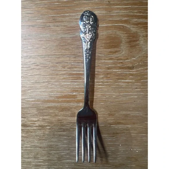 Oneida USA Stainless HUMPTY DUMPTY Small‎ / Child Fork 6