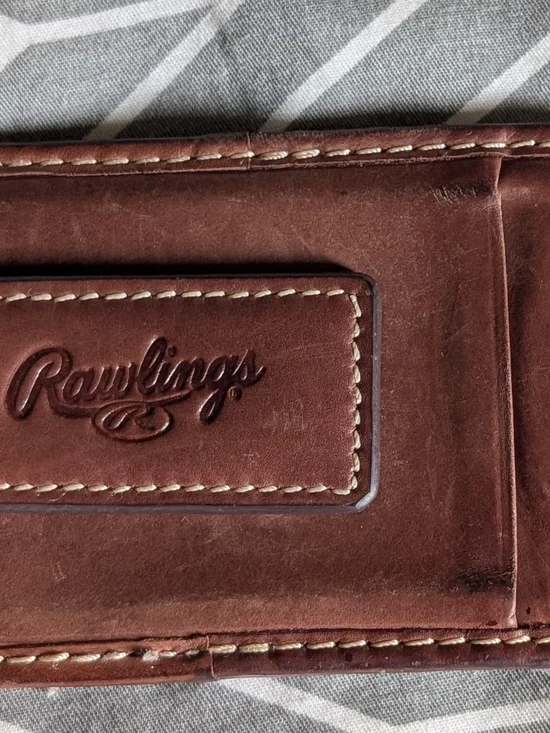 Rawlings Brown Leather Card & Key Holder with Stitched Detail