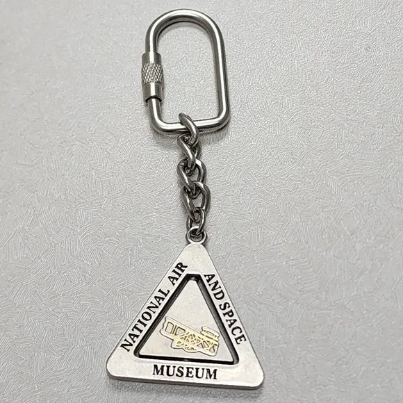 Vintage National Air & Space Museum Spinning Keychain Center Collectible Silver