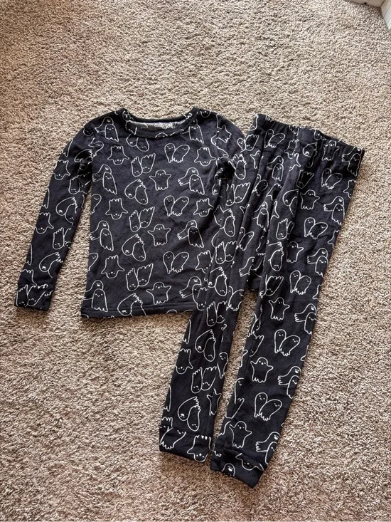 Cat & Jack pajamas fleecey ghosts 2 piece set kids size 6