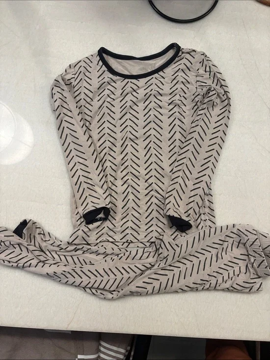 Kyte Baby Long-Sleeve Pajama Set- Khaki Herringbone