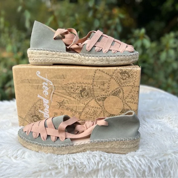 🆕 Free People Stylish Gray and Peach Espadrilles Size 40