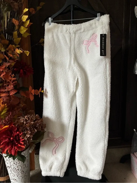 madden girls White Plush Pajama Pants with Pink Bow Embroidery