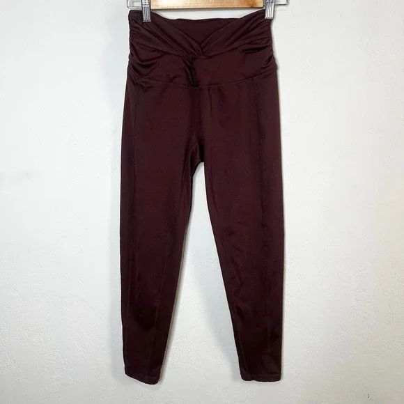 Free People Movement Breathe Deeper Leggings V-Waist Burgundy Size Small‎