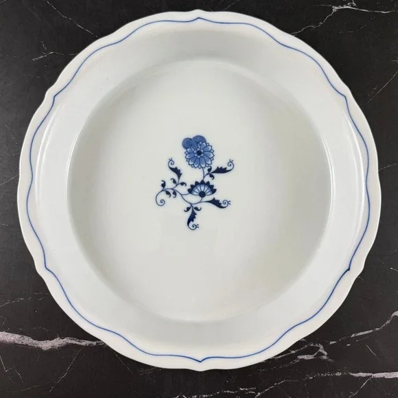 VTG Blue Danube Blue Onion Porcelain Pie Plate 9 1/4in Wide MINT!