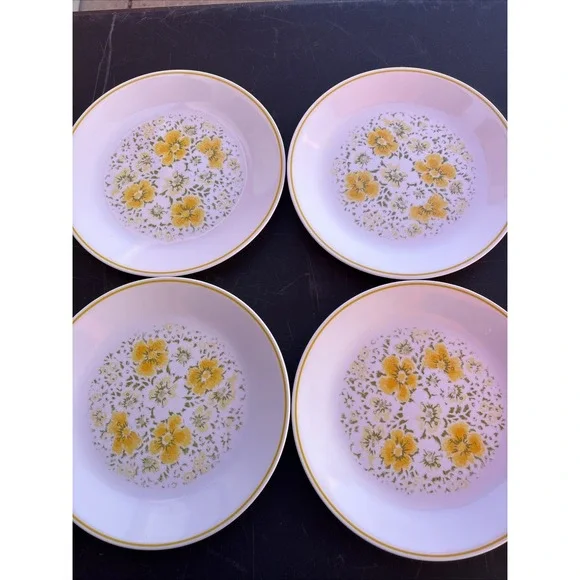 Corelle April Yellow flowers Dinner Plates 10 1/4