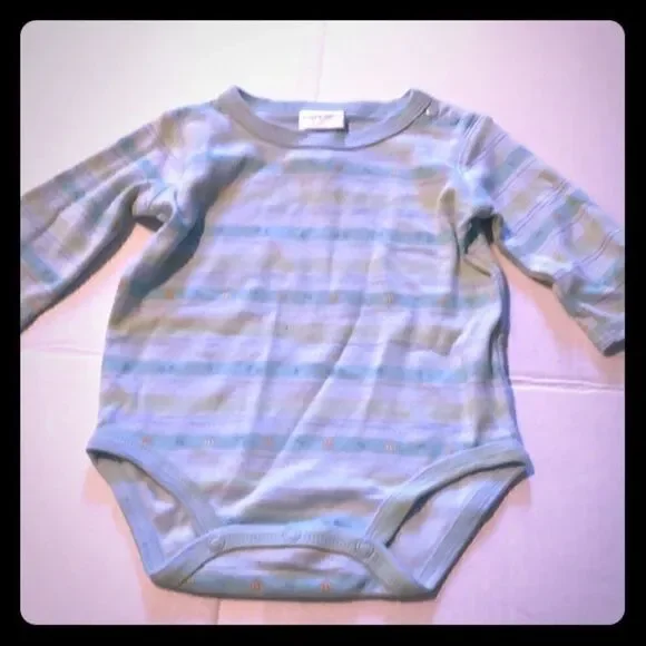 3/$15 or 5/$20 Carters size 0-3 month top