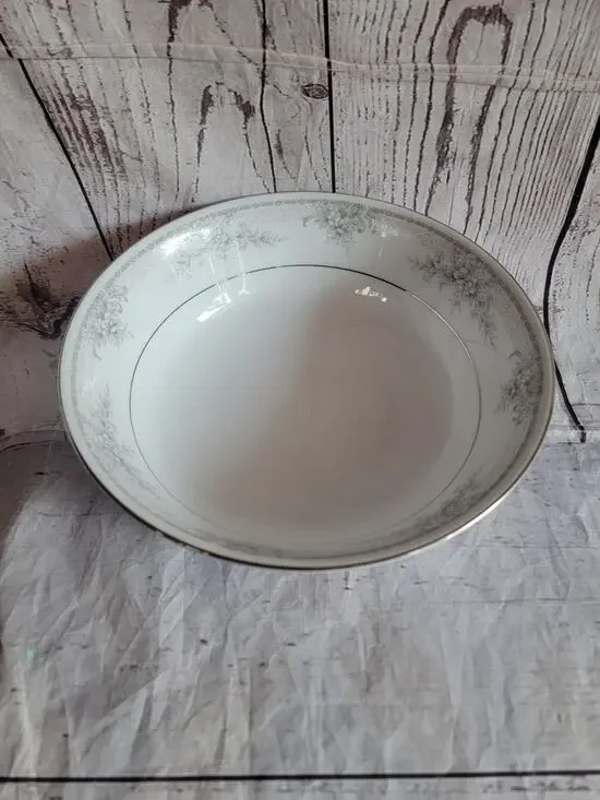 Noritake Legendary Sweet Leilani Porcelain 3482 Round Serving Bowl