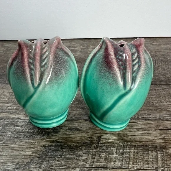Mid Century Modern Tulip‎ Salt & Pepper Shakers Purple Teal vintage Pottery MCM