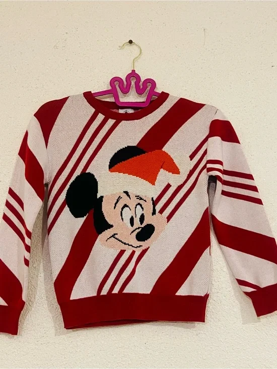 NWOT Disney Red White Mickey Mouse Crewneck Sweater from Hong Kong Disneyland