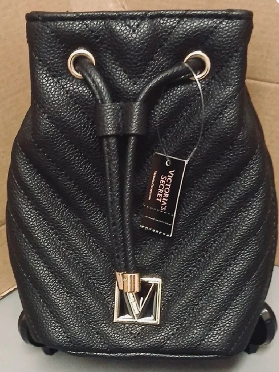 Victoria's Secret Quilted Wristlet W/Removable Chain NWT