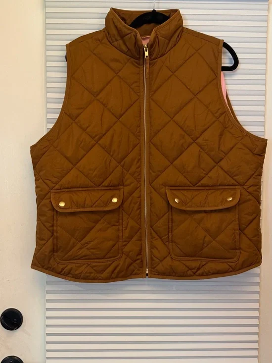 J. Crew woman’s Quilted Chestnut Brown puff vest with pink lining Gold XXL