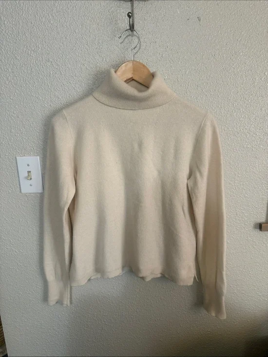 J. Crew Ivory 100% cashmere Turtleneck Sweater