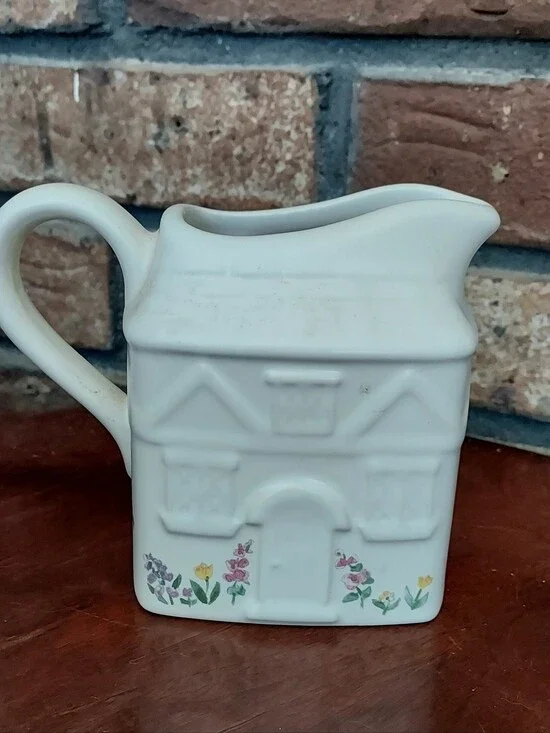 Pfaltzgraff Cape May Cottage House Floral Pattern Bisque Creamer Pitcher Gravy