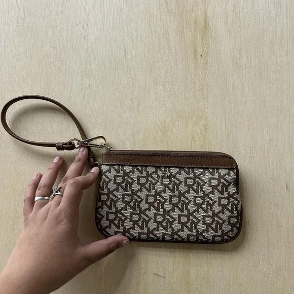 DKNY Clutch Bag‎ Womens Small Brown Logo Canvas Leather Zip Wristlet Pouch
