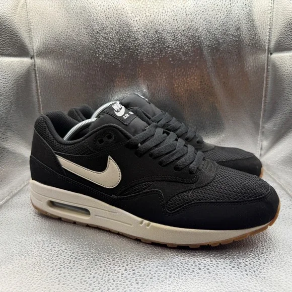 Size 10 Nike Air Max 1 Essential Mens Black Excellent 537383-026 Gum Sole