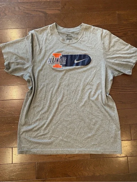 Nike Dry Fit Illinois Fighting Illini T-shirt - Men’s Large