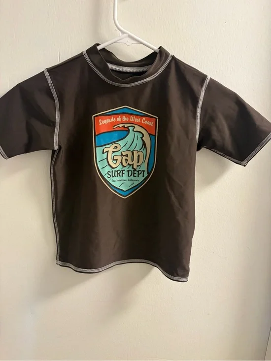 GAP Kids Surf Dept Short Sleeve Rash Guard Swim Shirt Dark Brown XS 4 5