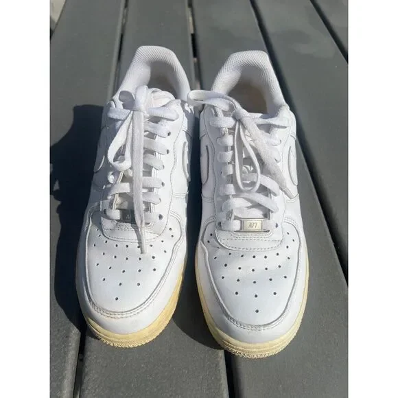 Nike Air Force One Men  Low White Sneakers Size 8.5