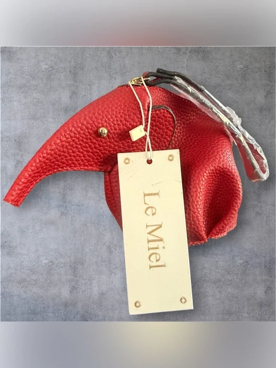 Le Miel Red Textured Vegan Leather Elephant Wristlet Purse NWT