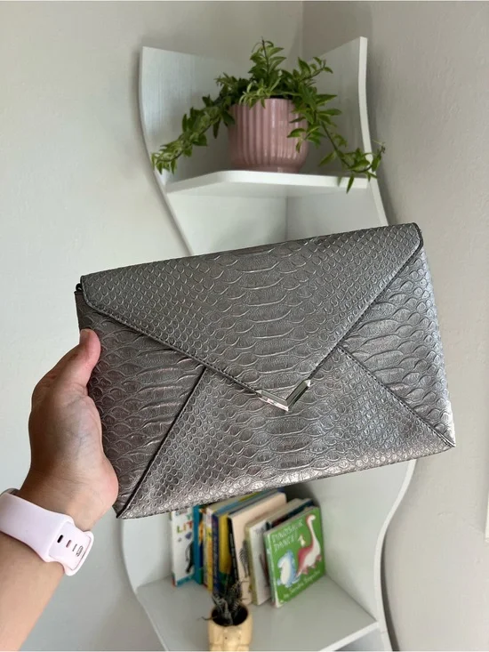 Stella & Dot Metallic Silver Envelope Clutch Bag