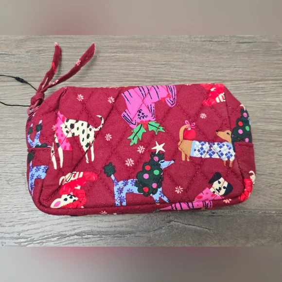 Vera Bradley Holiday Hounds Wristlet Full Zip Dogs NWOT