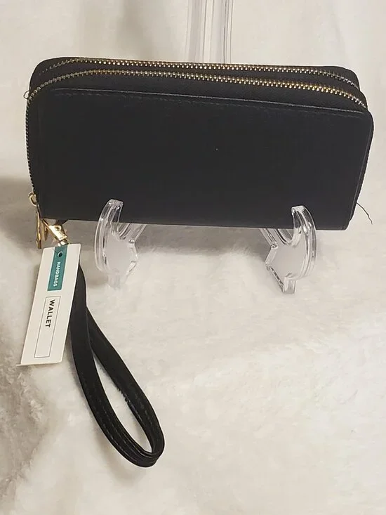 Black wristlet wallet with double zipper pouches NWT!