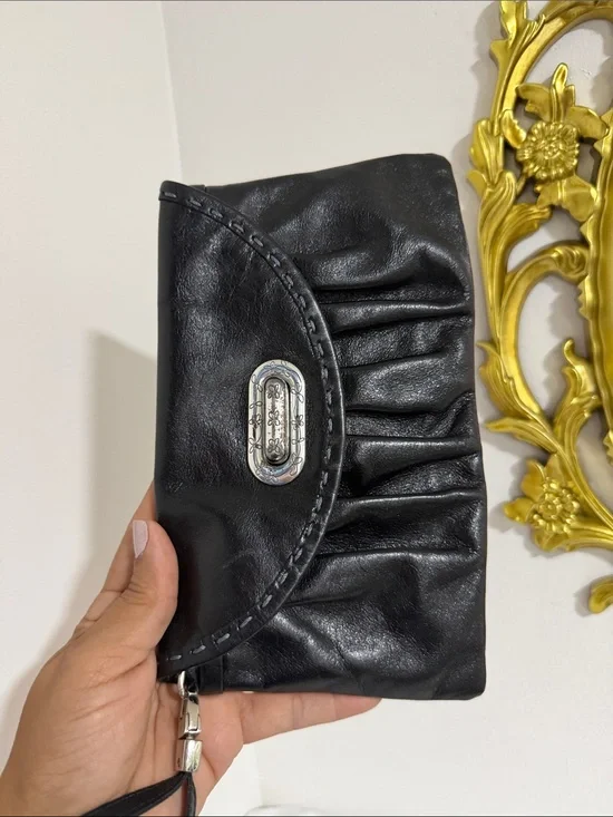 Brighton Black Leather Wristlet Clutch with Silver-Tone Turnlock 🎀🎀🎀