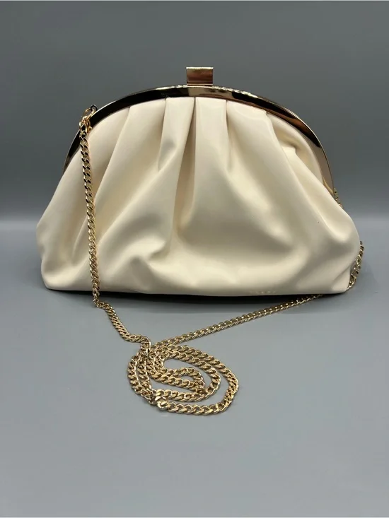 Jewel Badgley Mischka Cream Pleated Evening Clutch Gold Chain Formal Wedding Bag