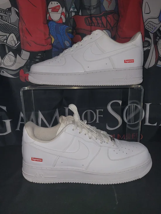 Nike Air Force 1 x Supreme White Sneakers