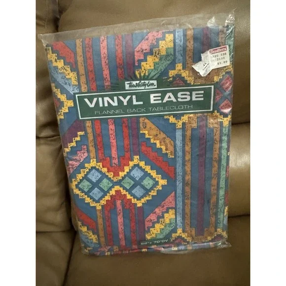 Vintage 1992 Town & Country Vinyl Tablecloth 52x70 Oval Southwestern NIP Flannel